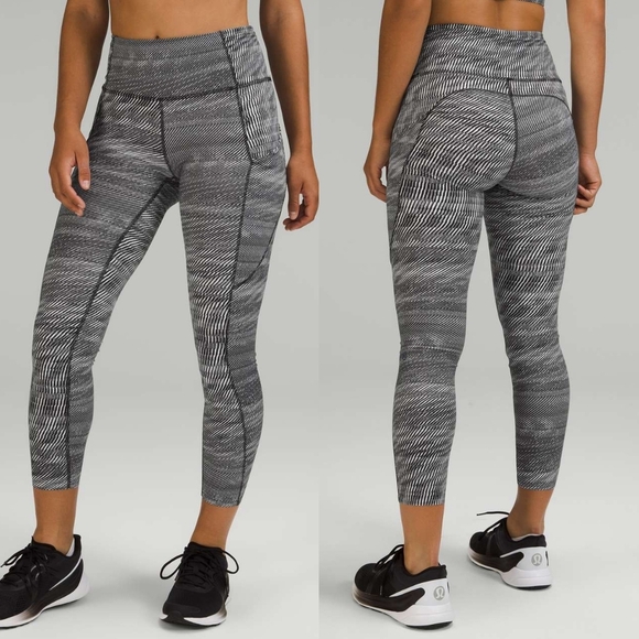 lululemon athletica Pants - Lululemon SeaWheeze Fast and Free High-Rise Tight 25" Leggings 7/8 White Black 4